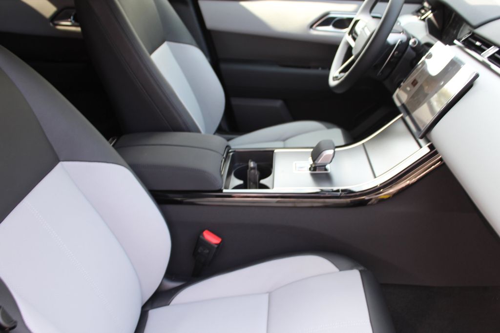 New 2026 White Land Rover S image 32