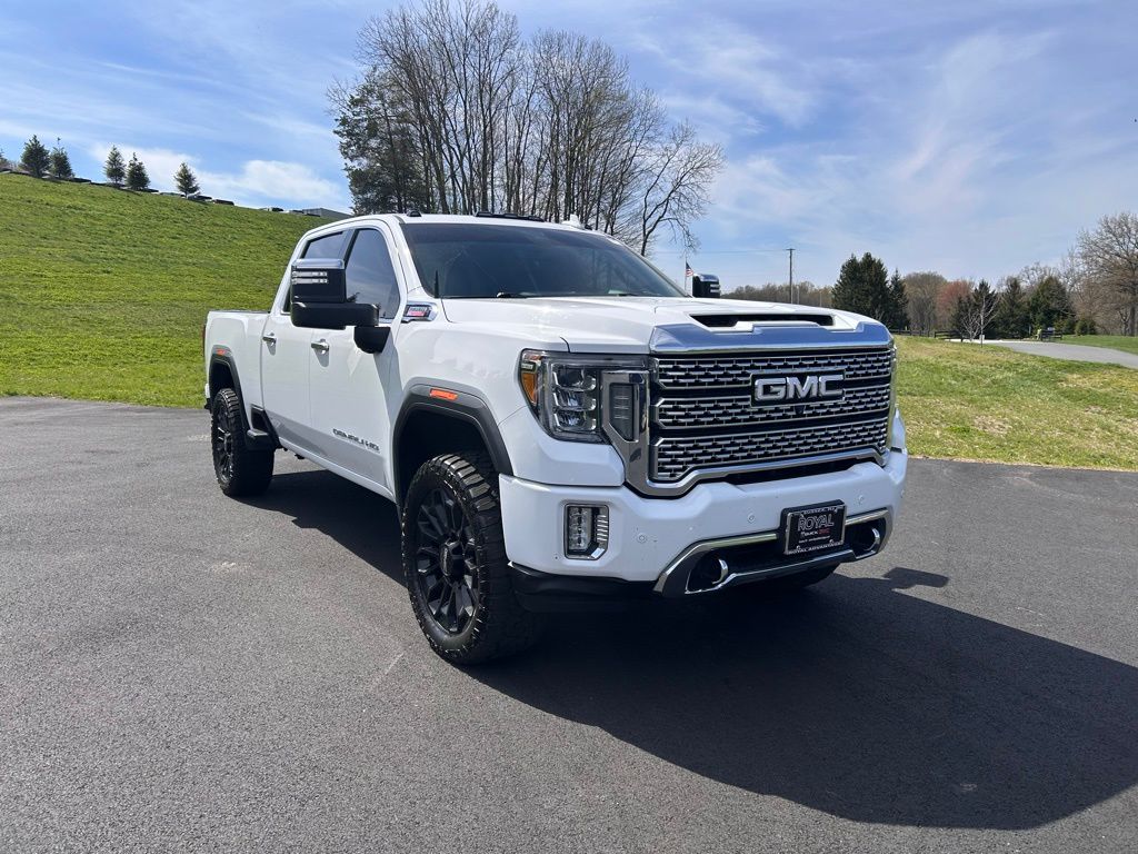 White 2020 GMC Sierra 2500HD Denali Crew Cab 4WD Pickup Truck Four-Wheel Drive Automatic