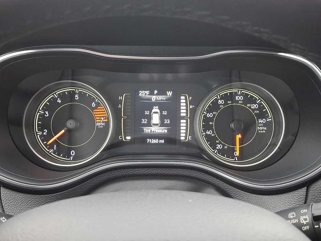 Thumbnail: 2019 Jeep Cherokee - 20