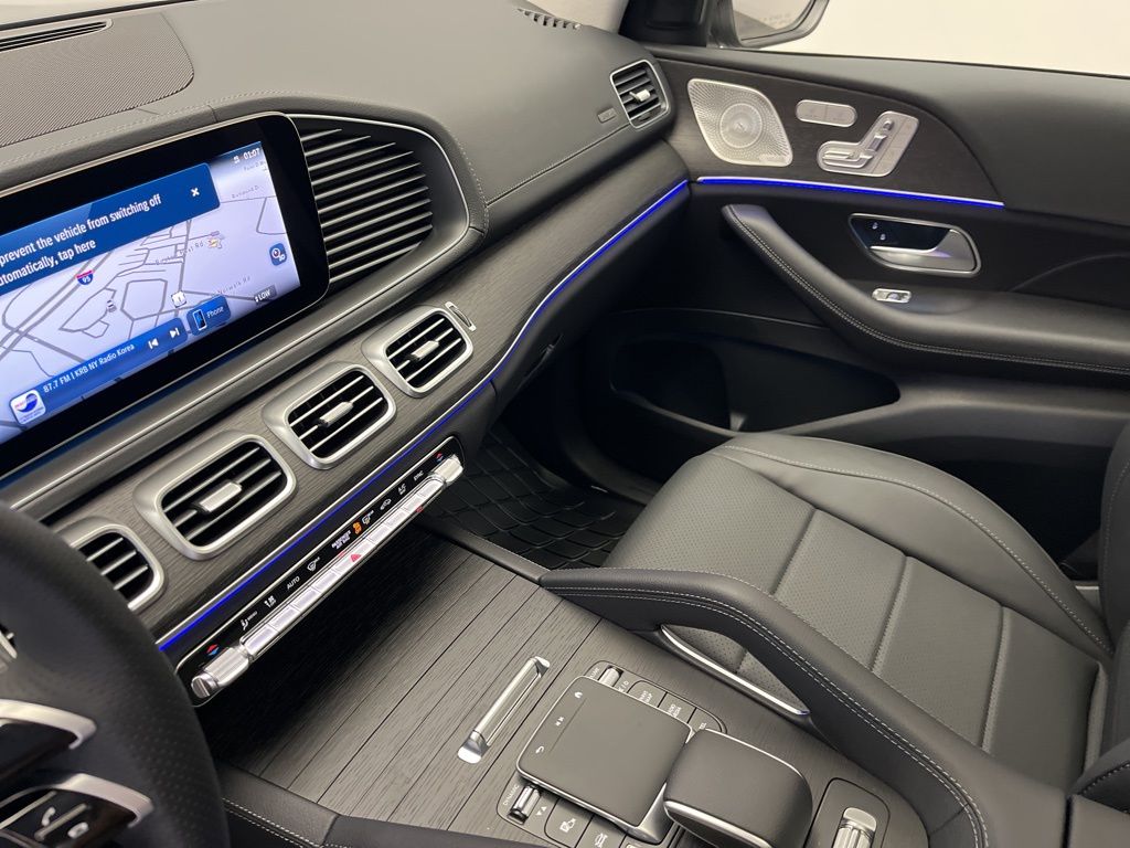 Thumbnail: 2026 Mercedes-Benz GLS - 21