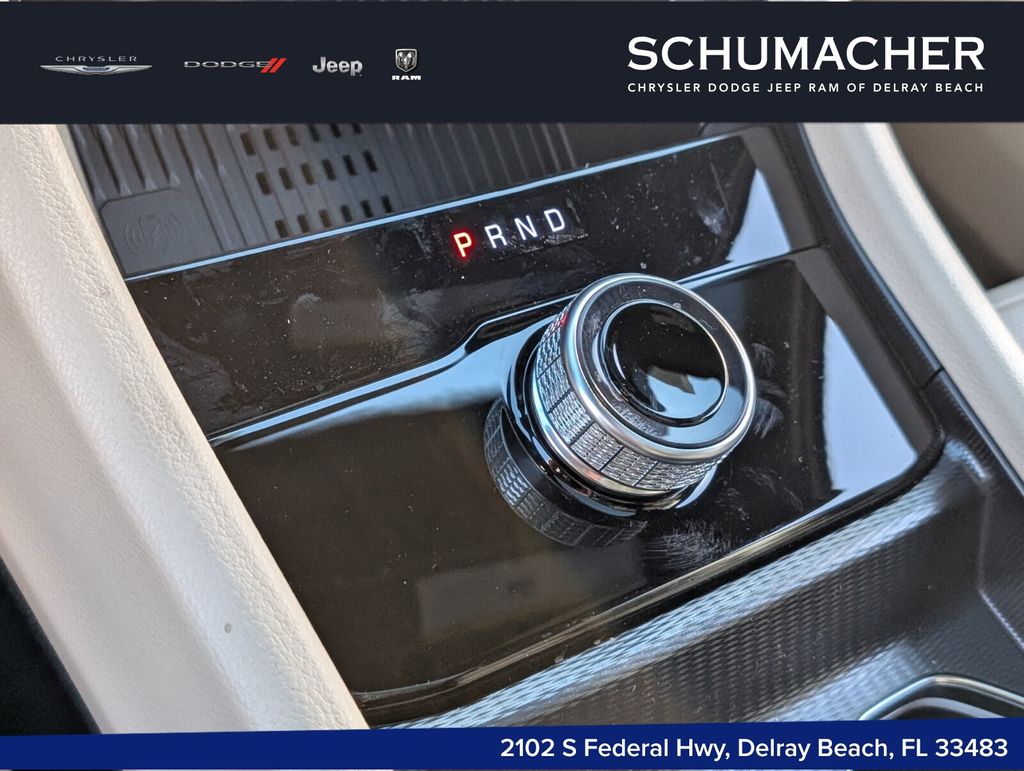 new 2026 Jeep Grand Cherokee car, priced at $42,650