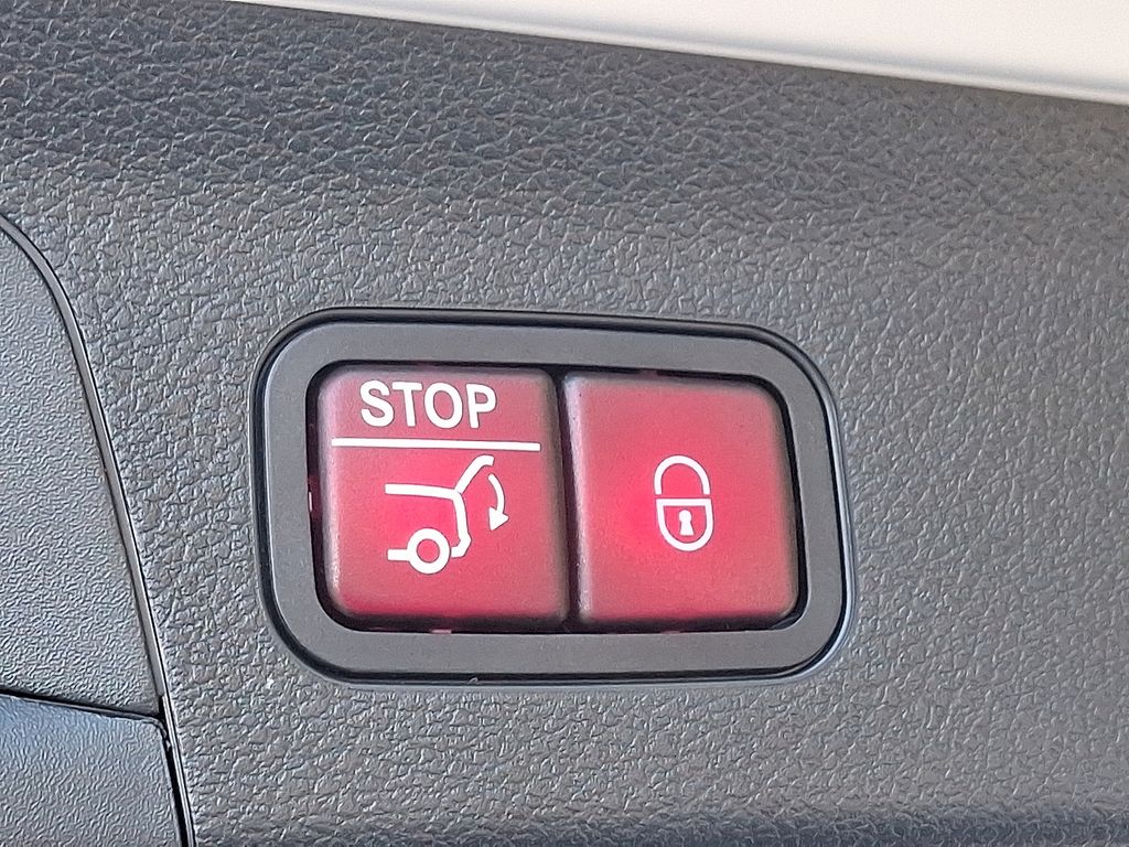 Thumbnail: 2025 Mercedes-Benz GLS - 30