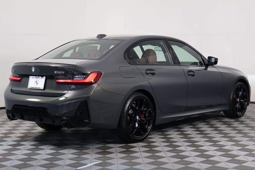 Thumbnail: 2026 BMW 3 Series - 2