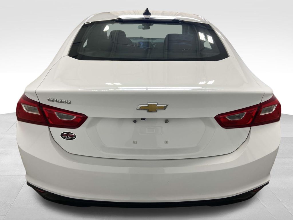 2023 Chevrolet Malibu LS photo 4