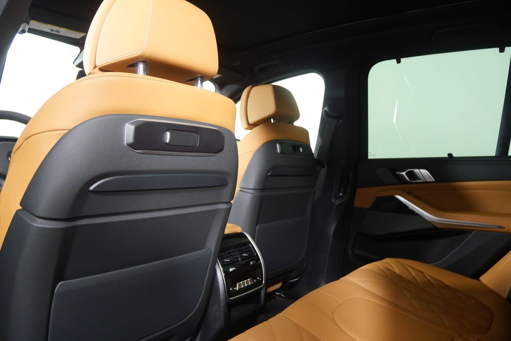 Thumbnail: 2026 BMW X5 - 16