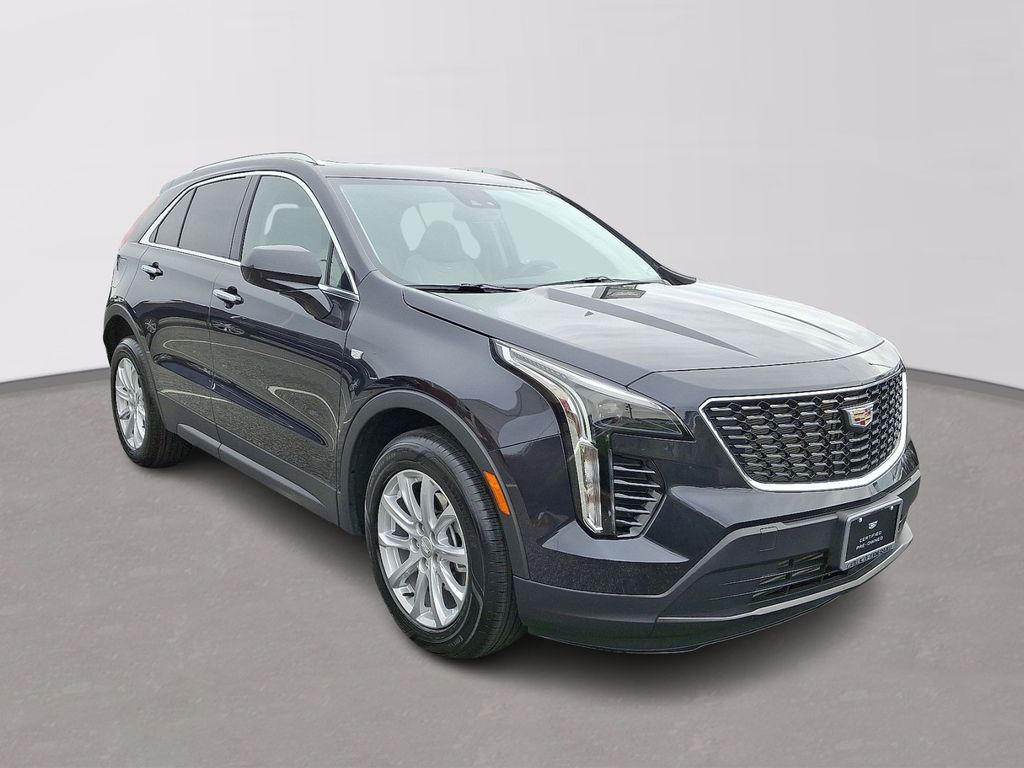 Thumbnail: 2022 Cadillac XT4 - 3
