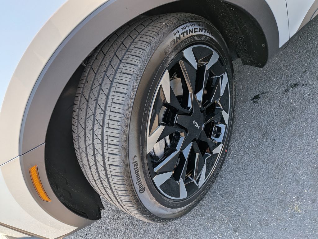 New 2026 White Kia EX image 8