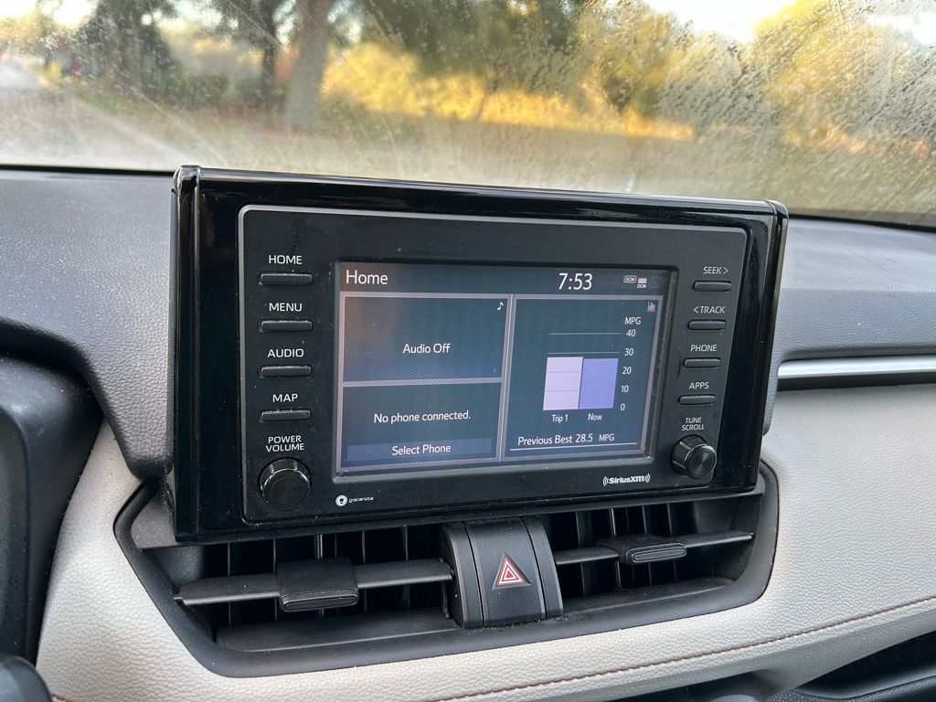 Thumbnail: 2021 Toyota RAV4 - 24