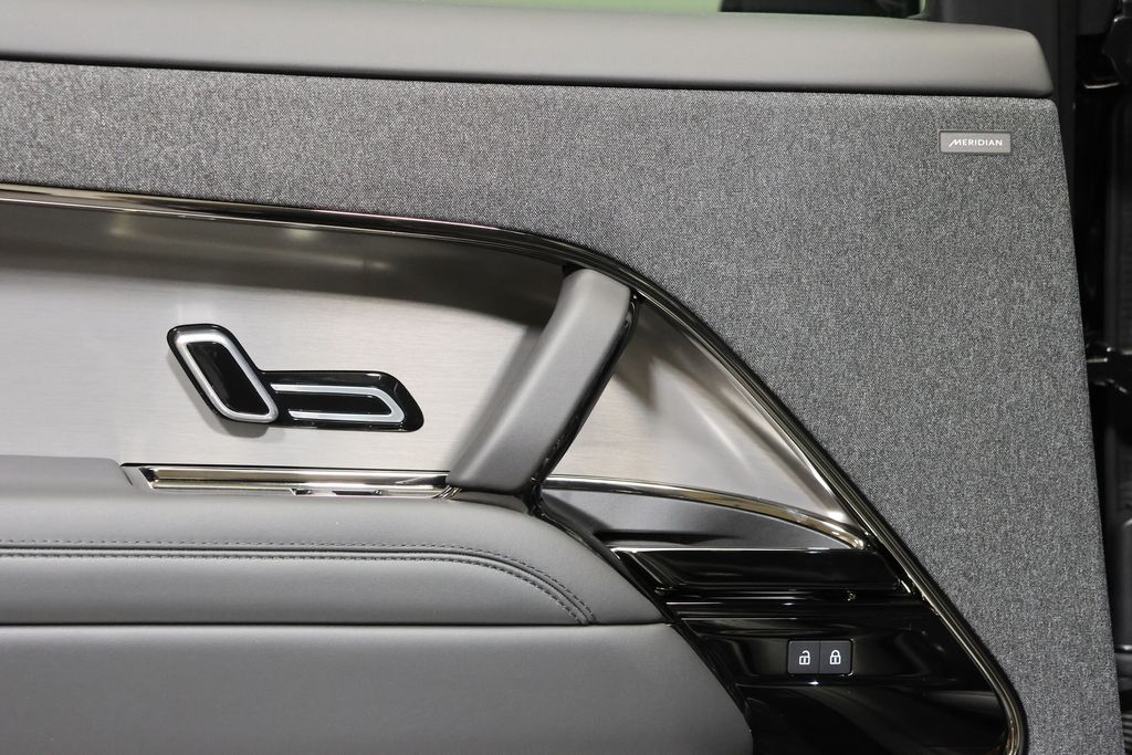 Thumbnail: 2026 Land Rover Range Rover Sport - 32
