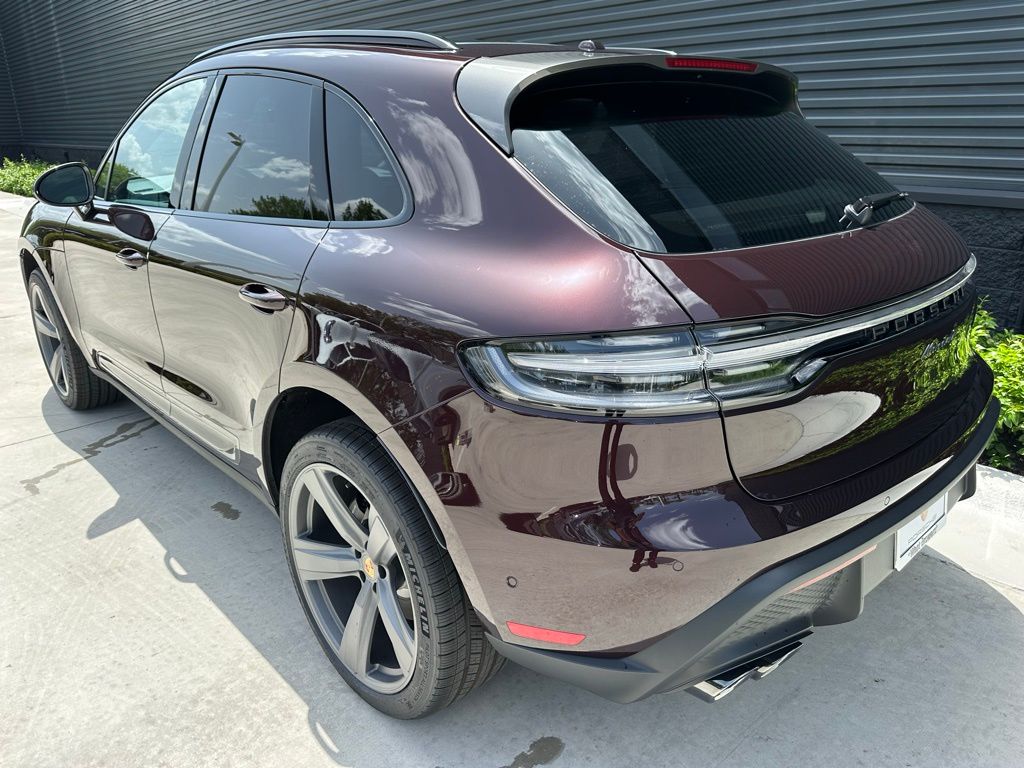2025 Porsche Macan  3