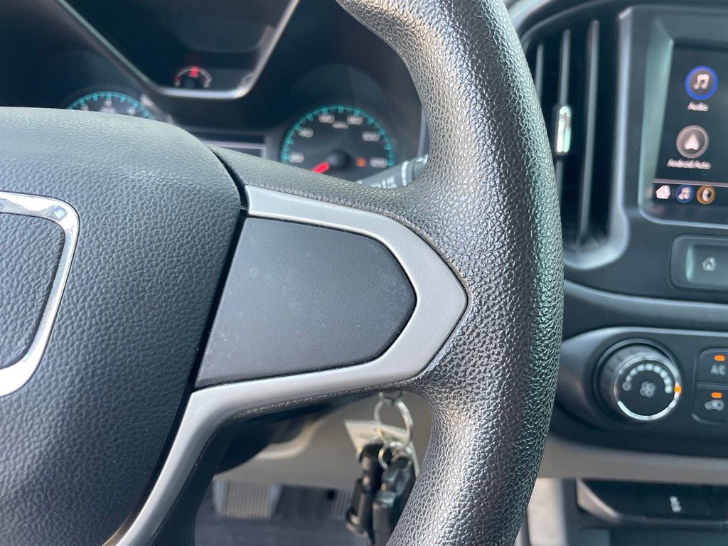 Used 2020 White GMC Base image 14