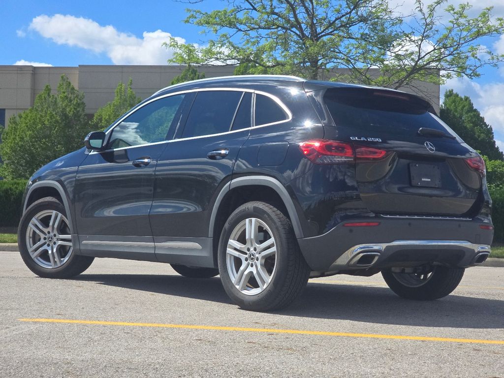 Used 2022 Black Mercedes-Benz GLA 250 image 15