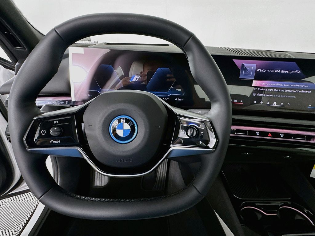 Thumbnail: 2026 BMW i5 - 10