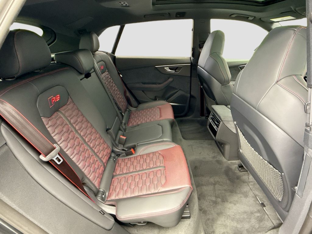 Thumbnail: 2026 Audi RS Q8 - 22