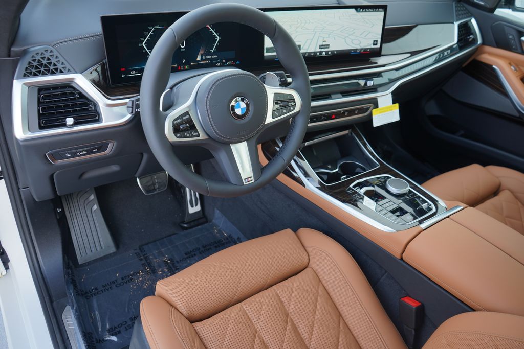 2025 BMW X7 xDrive40i 12