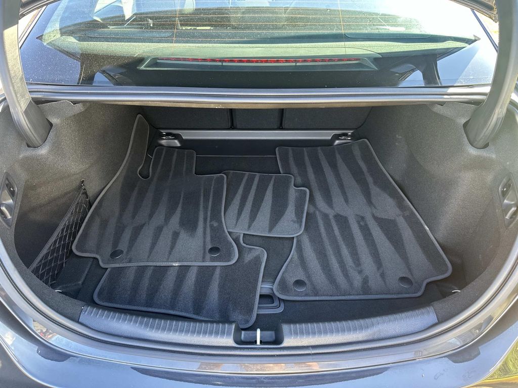 Thumbnail: 2025 Mercedes-Benz C-Class - 29