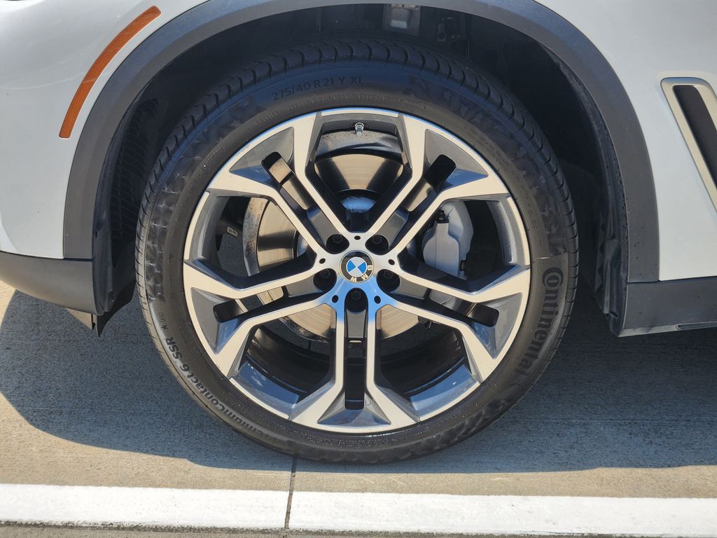 2021 BMW X5 sDrive40i White at Mac Haik CDJR North Houston