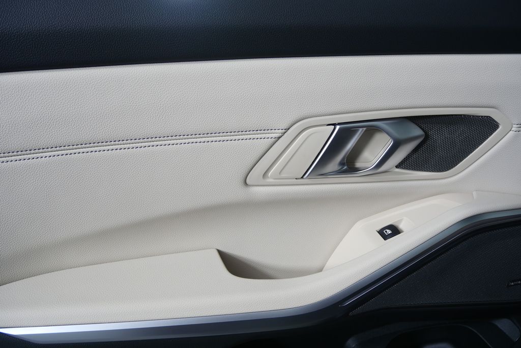 Thumbnail: 2026 BMW 3 Series - 15