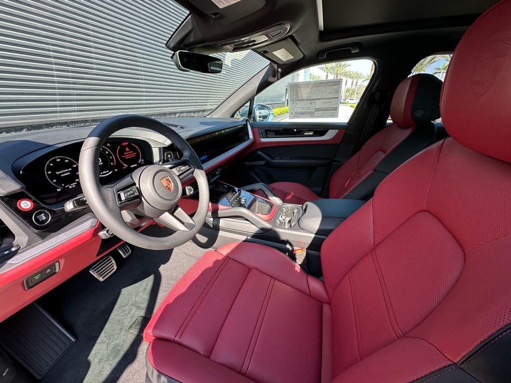 Thumbnail: 2026 Porsche Cayenne - 4