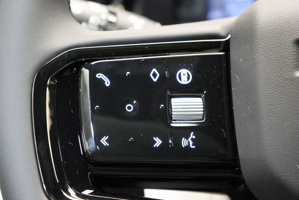 Thumbnail: 2026 Land Rover Range Rover Evoque - 17