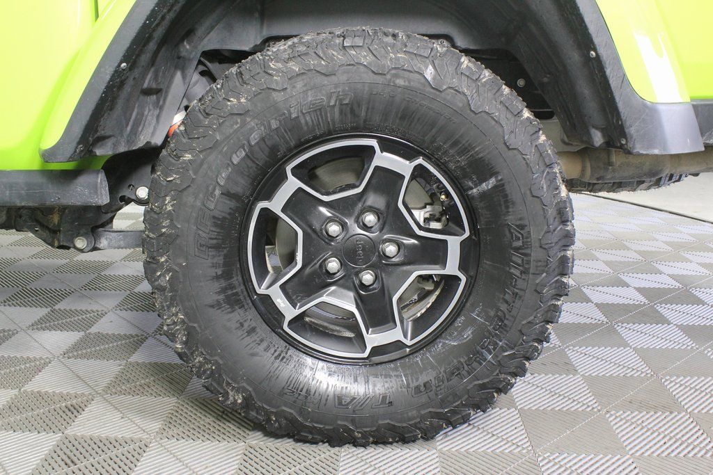 Thumbnail: 2021 Jeep Gladiator - 16