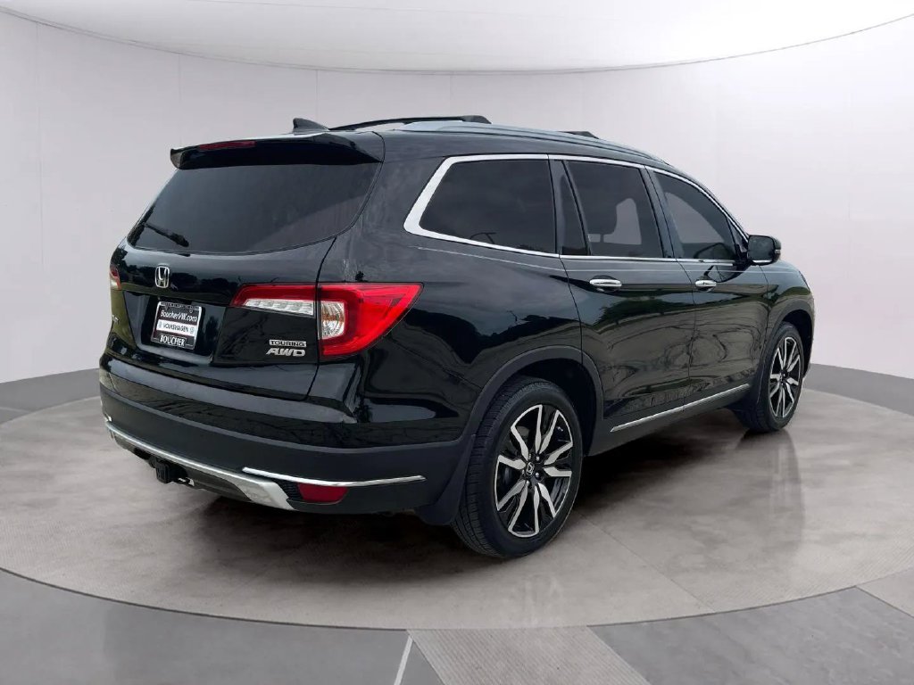 Used 2019 Crystal Black Pearl Honda Touring image 5