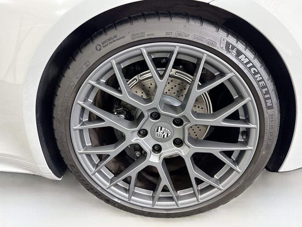 Thumbnail: 2024 Porsche 911 - 29