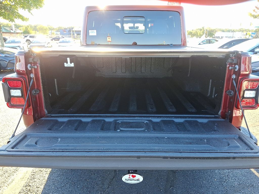 Thumbnail: 2021 Jeep Gladiator - 30