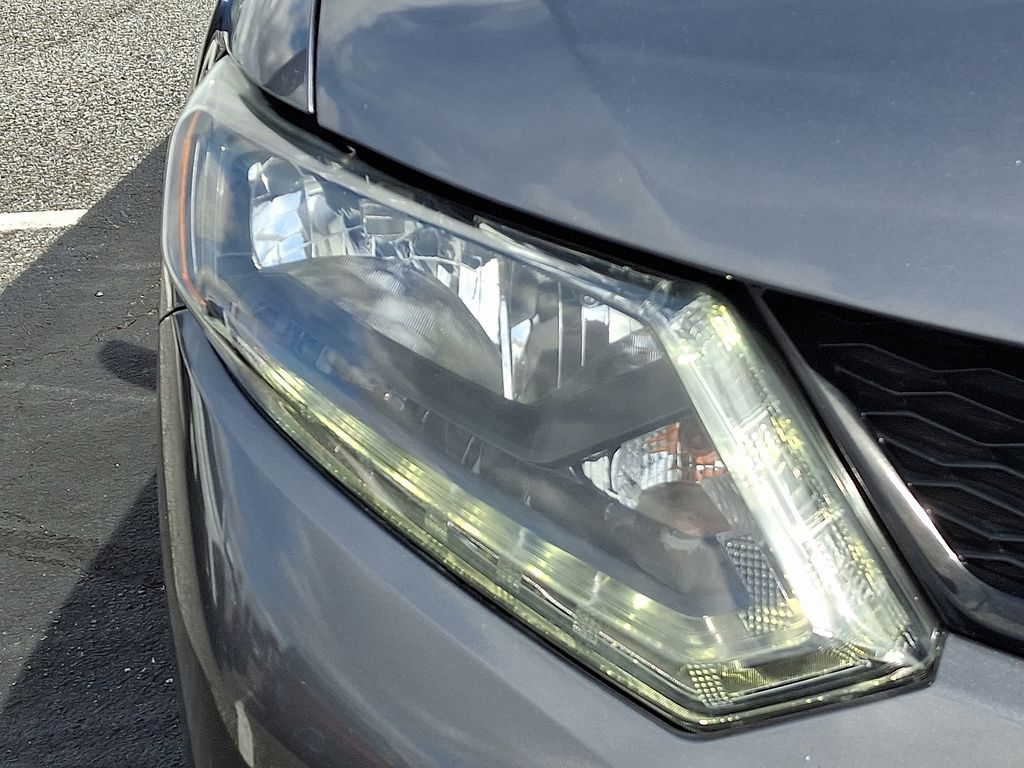 Thumbnail: 2016 Nissan Rogue - 10