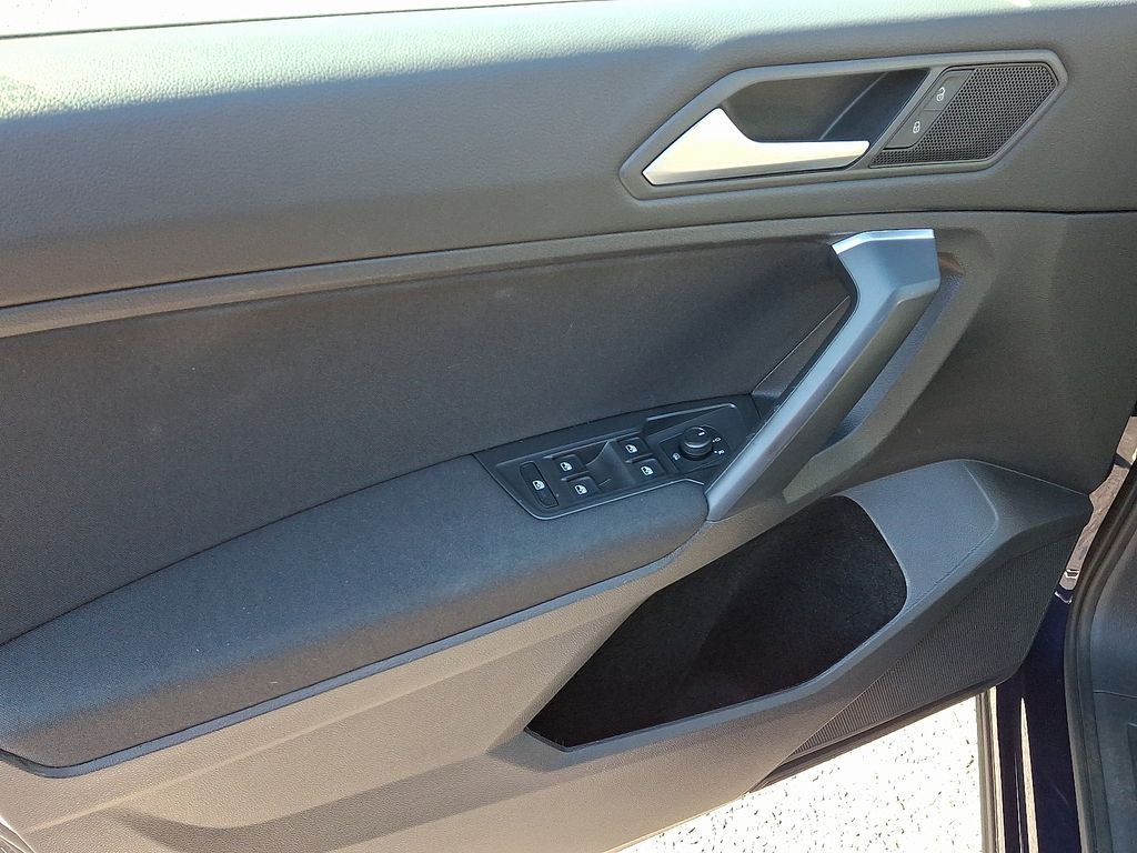 Thumbnail: 2021 Volkswagen Tiguan - 13