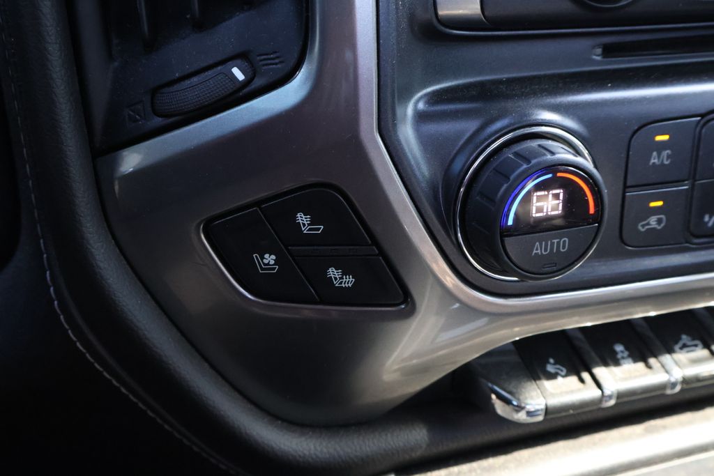 Thumbnail: 2018 Chevrolet Silverado 1500 - 28