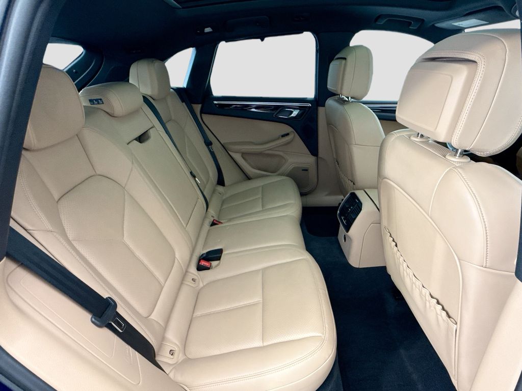 Thumbnail: 2024 Porsche Macan - 22