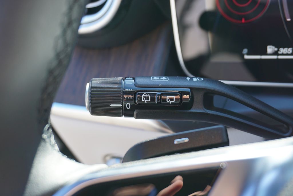 Thumbnail: 2026 Mercedes-Benz GLC - 30