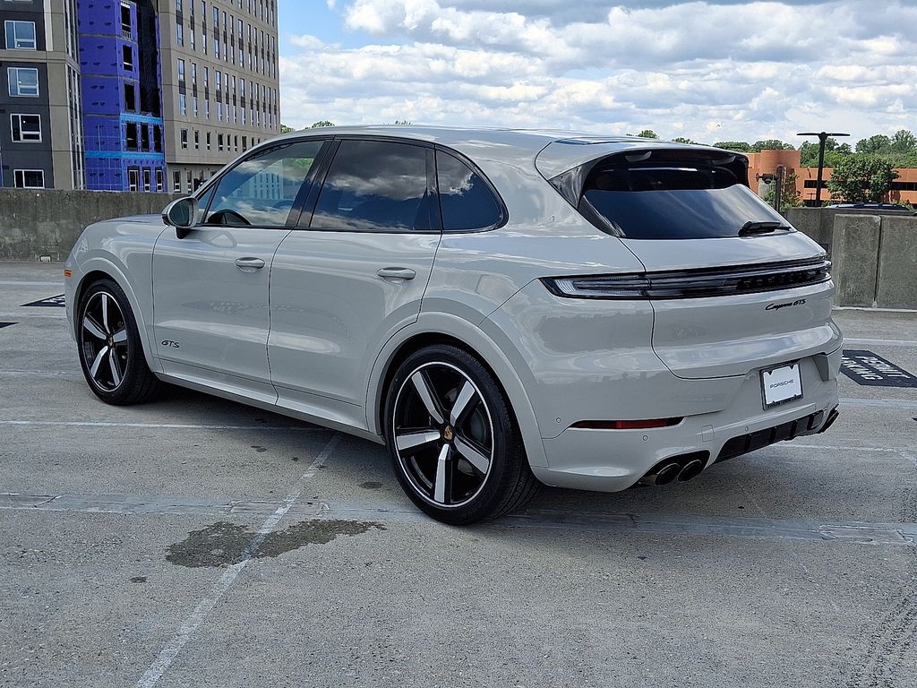 Thumbnail: 2025 Porsche Cayenne - 3