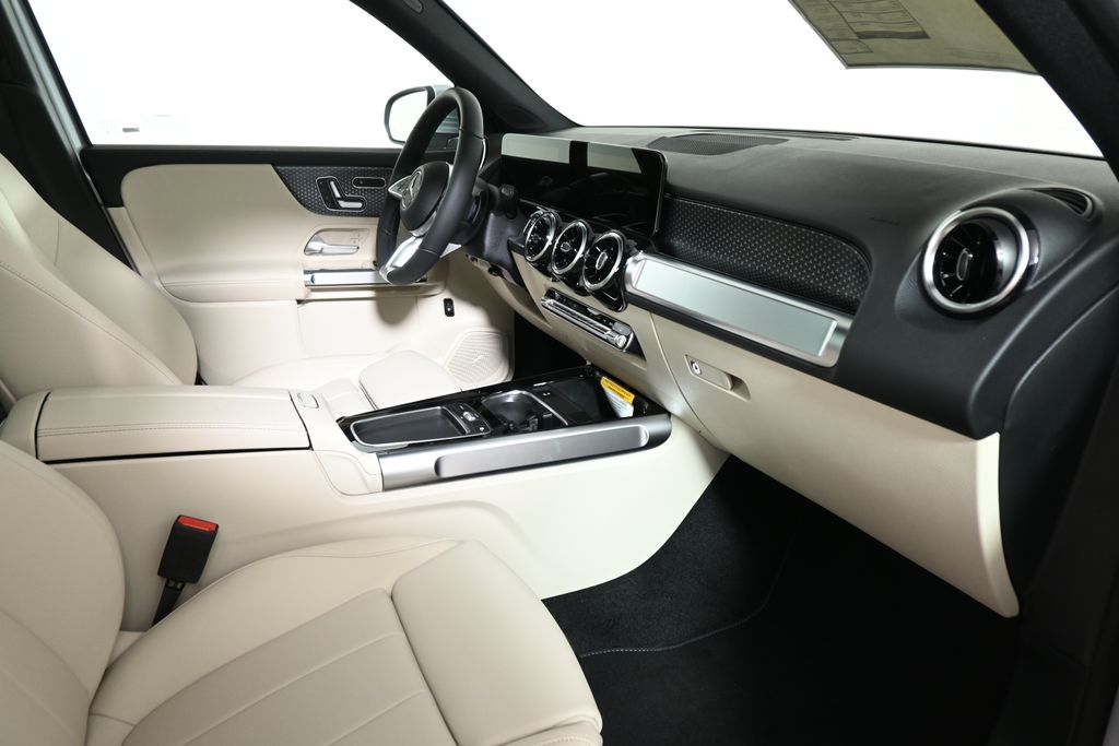 Thumbnail: 2026 Mercedes-Benz GLB - 21