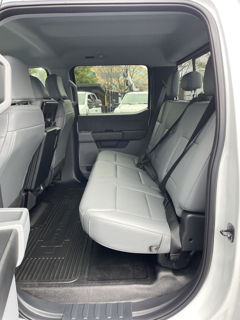 2025 Ford F-550 Chassis XL