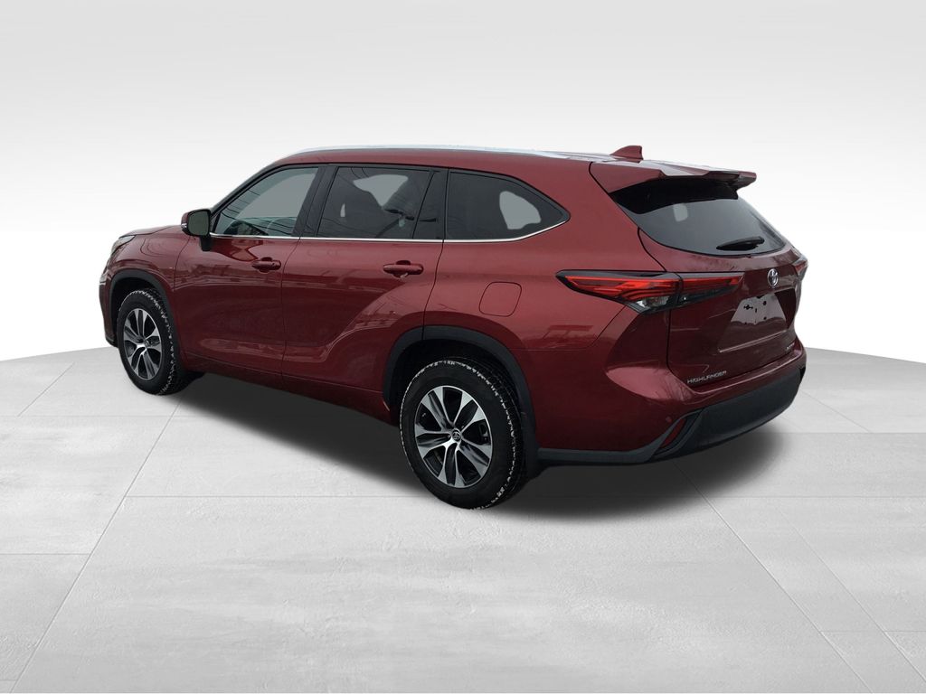 Thumbnail: 2021 Toyota Highlander - 3