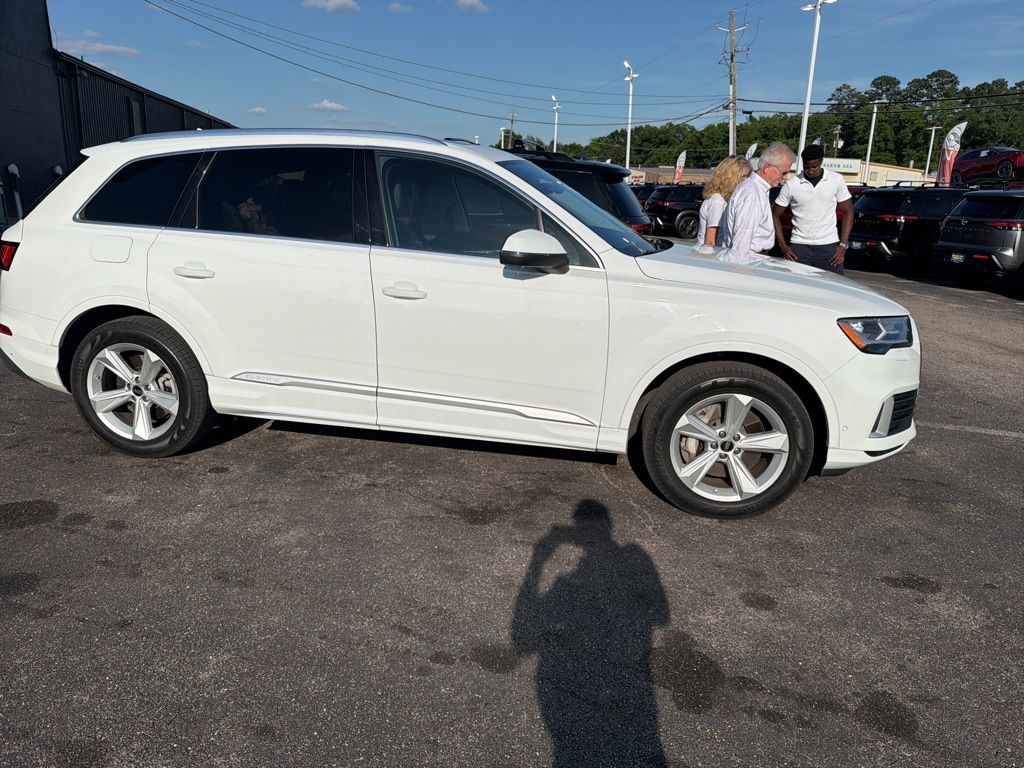 used 2022 Audi Q7 car, priced at $28,570