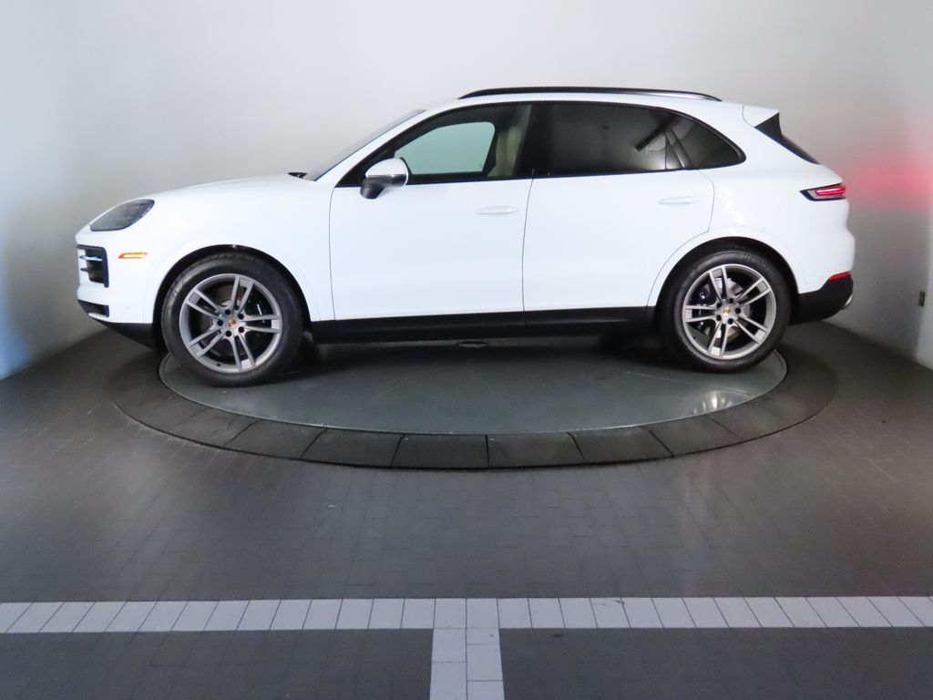 Thumbnail: 2025 Porsche Cayenne - 2