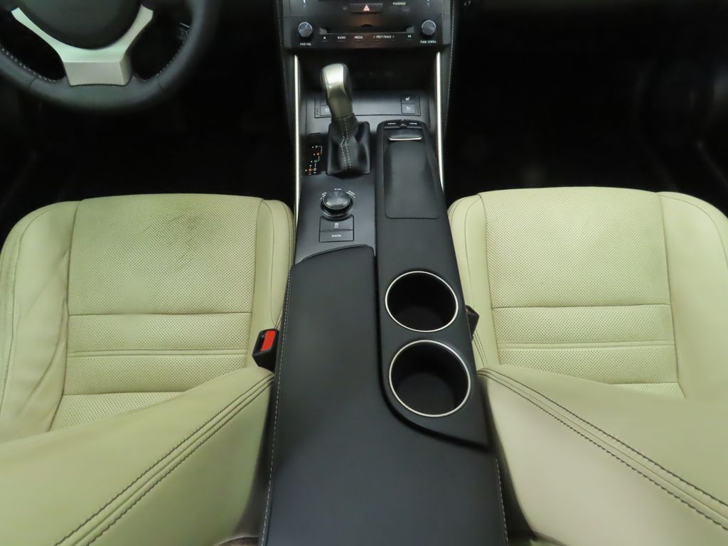 Thumbnail: 2014 Lexus IS - 17