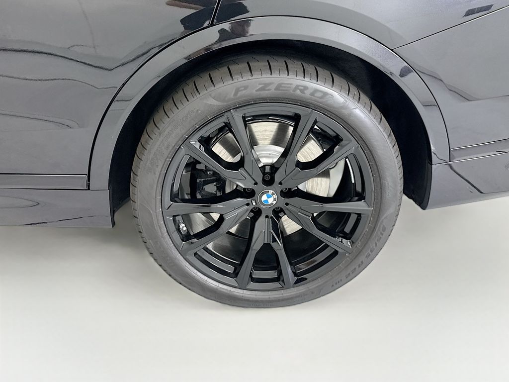 Thumbnail: 2027 BMW X7 - 30