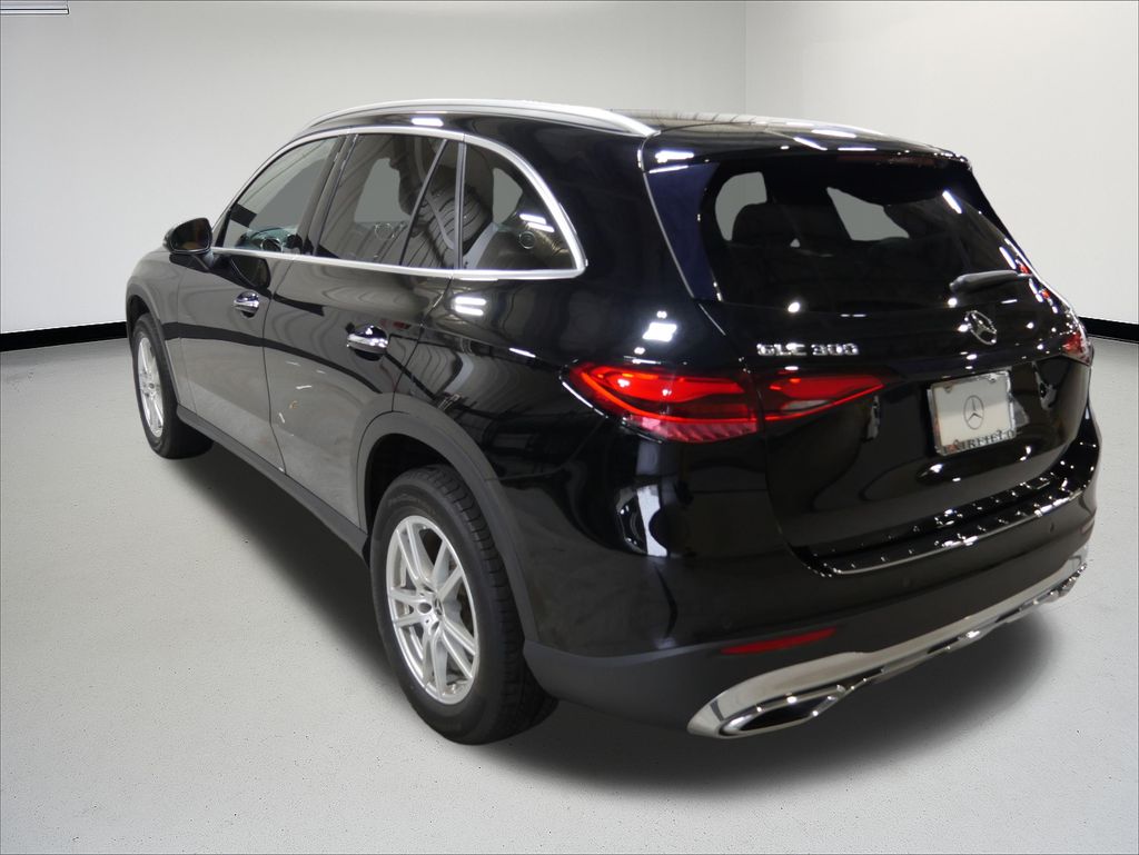 Thumbnail: 2023 Mercedes-Benz GLC - 3