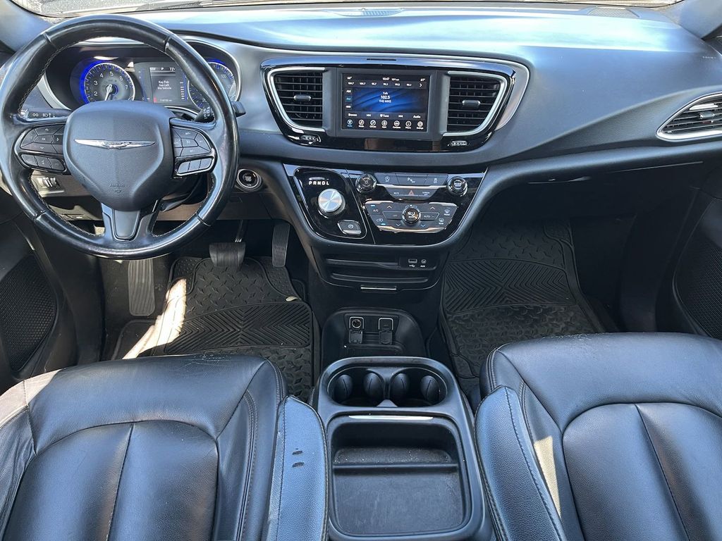 2018 Chrysler Pacifica Touring Plus 15