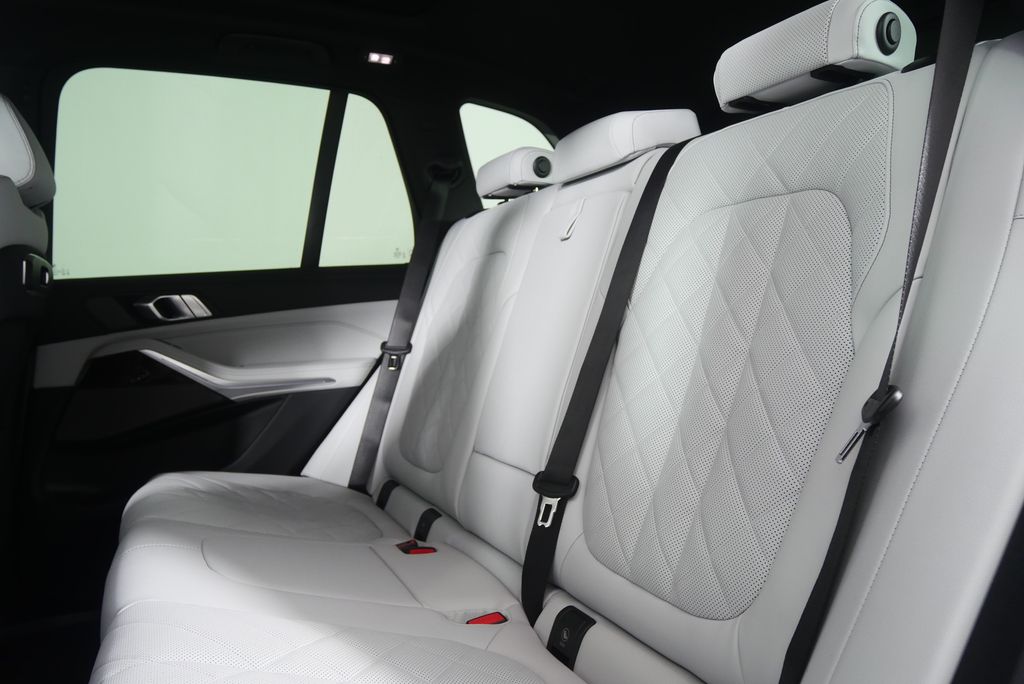 Thumbnail: 2026 BMW X5 - 15