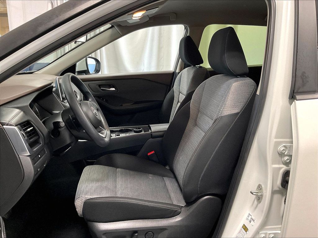 2023 Nissan Rogue — photo 10