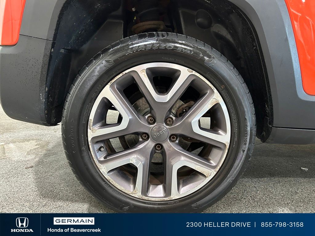 Used 2015 Orange Jeep Latitude image 10