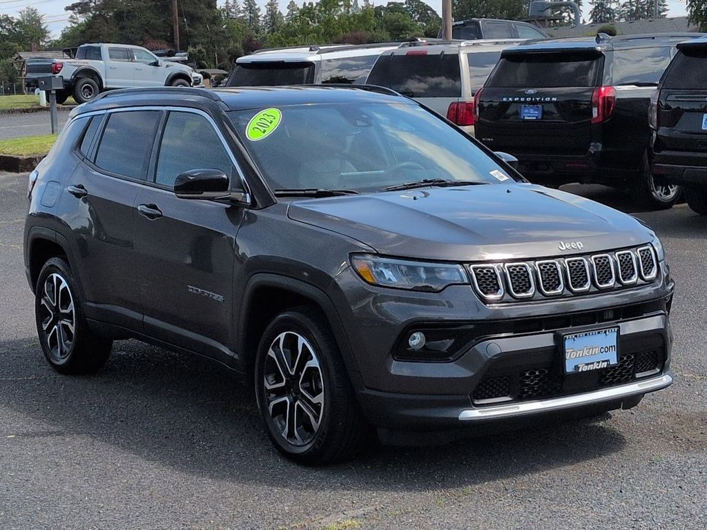 View vehicle photo 7