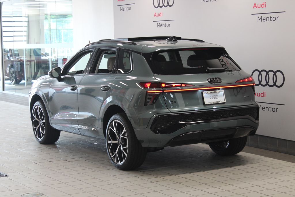 Thumbnail: 2026 Audi Q3 - 4