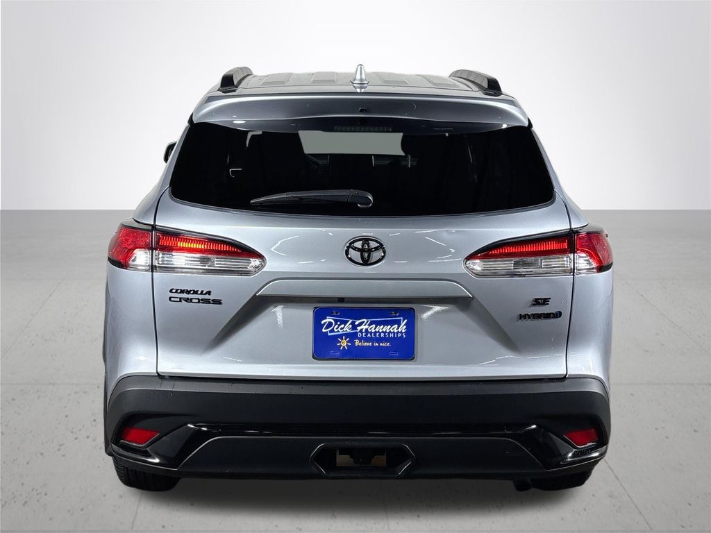 2024 Toyota Corolla Cross Hybrid SE