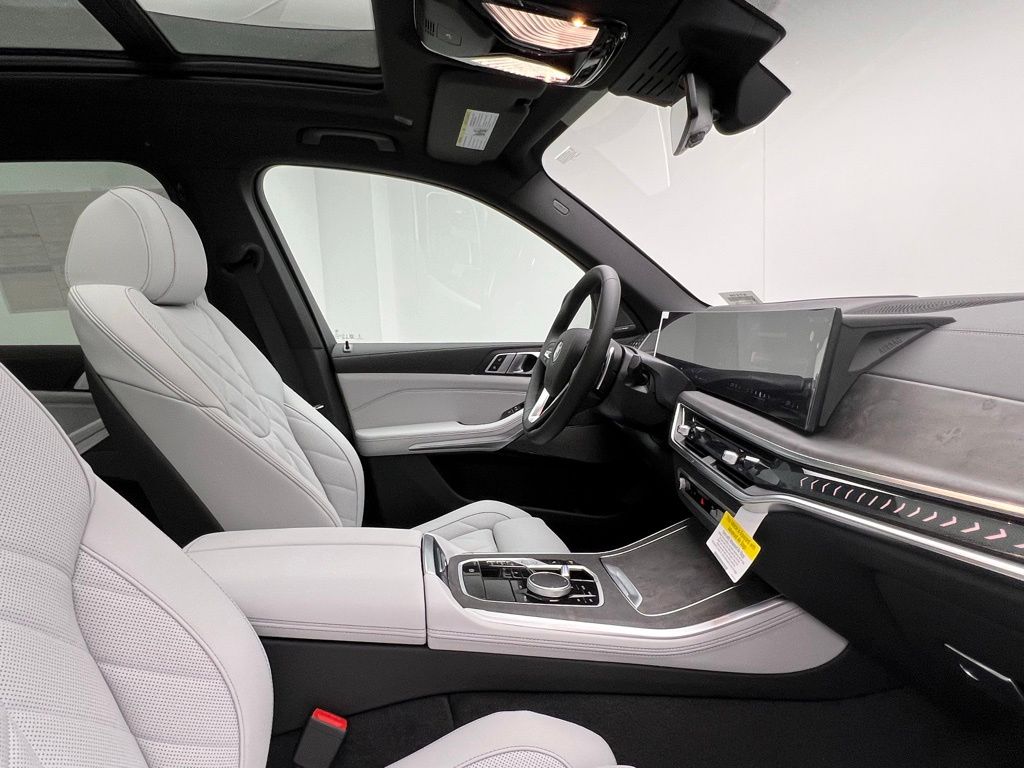Thumbnail: 2026 BMW X5 - 6